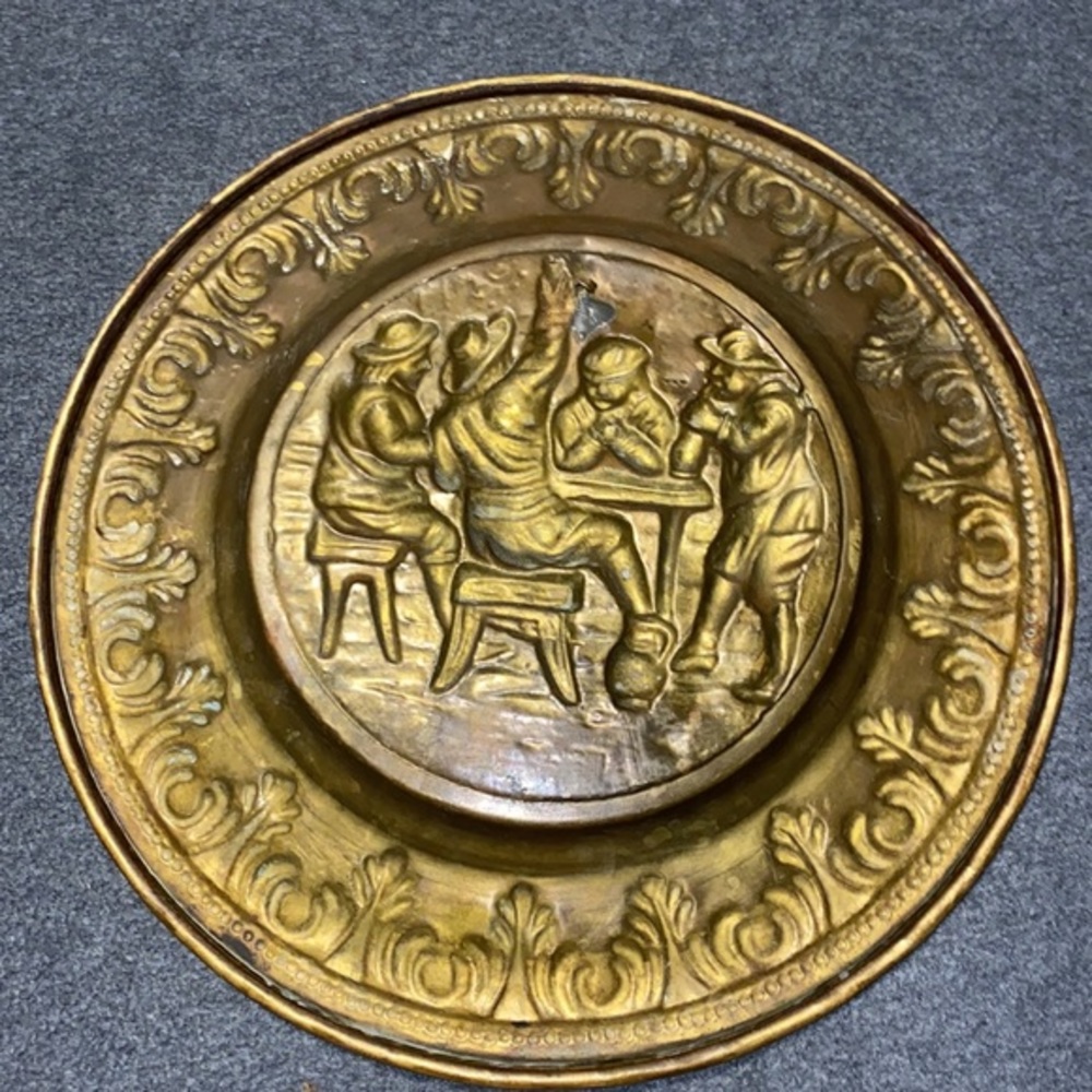 Brass vintage gold wall plates made in England set of two - Picture 5 of 10